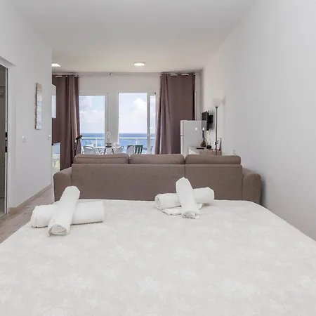 Penthouse Loft - Terrace & Natural Pool * Gáldar