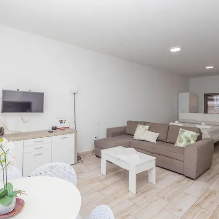 Penthouse Loft - Terrace & Natural Pool Apartamento *