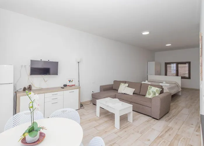 Penthouse Loft - Terrace & Natural Pool Appartement *